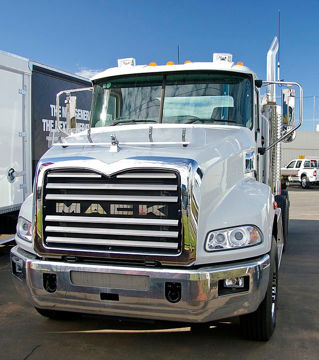 Volvo & Mack repair in Tacoma, WA